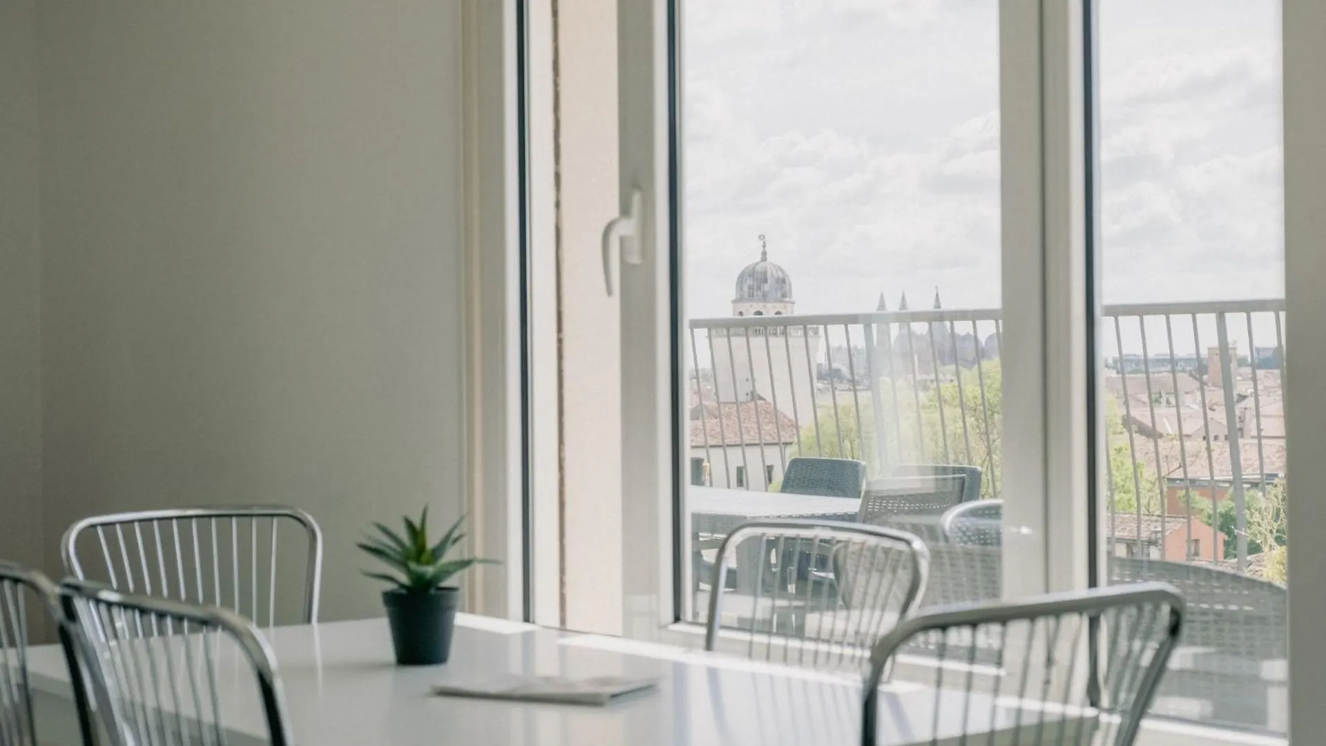 Apartament M14 Skyview City Center Padwa Włochy