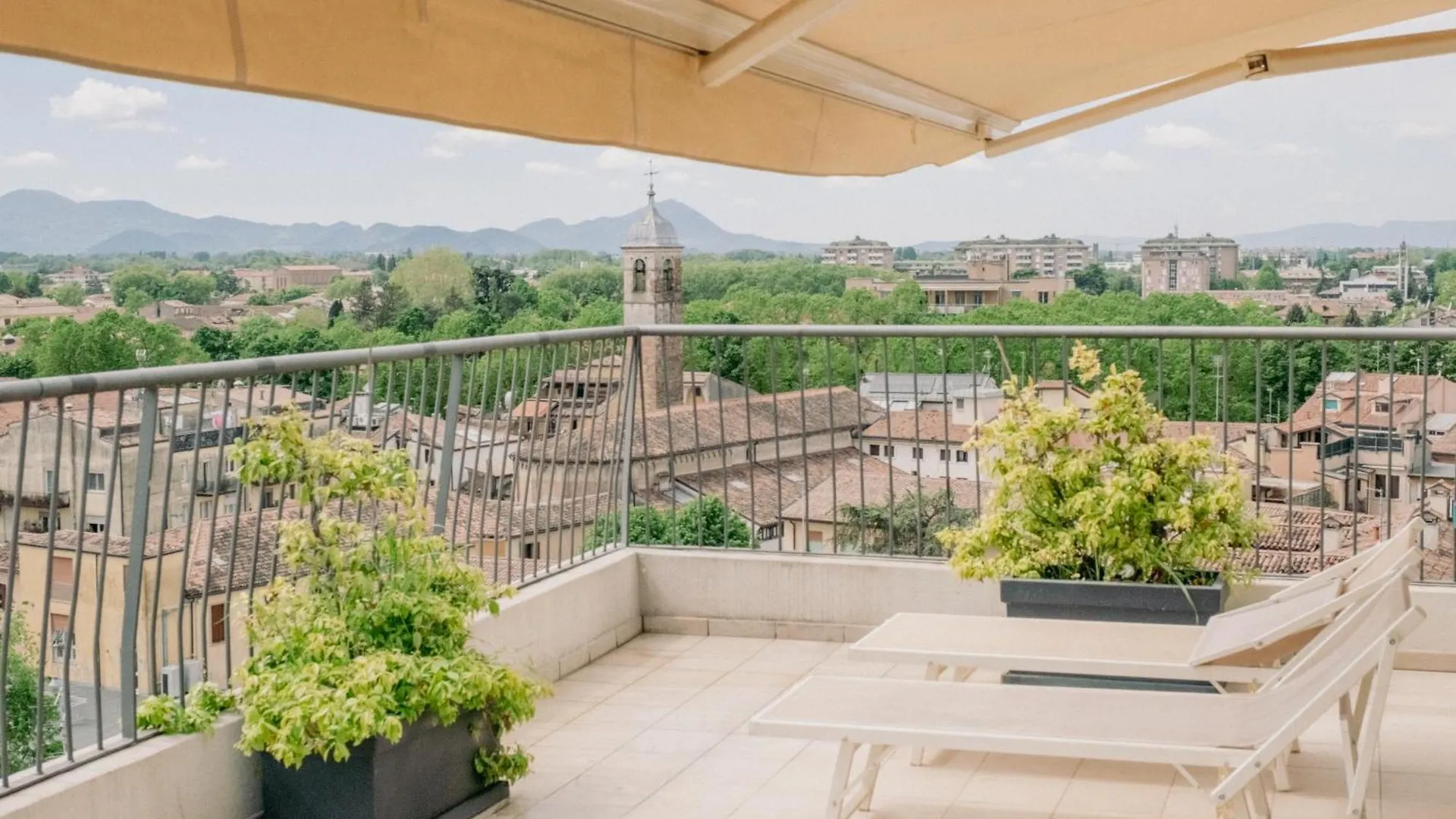 Apartment M14 Skyview City Center Padova Italy
